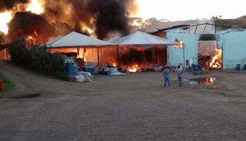 ASAGEE – Nossa cooperativa pegou fogo, 100 famílias precisam de você