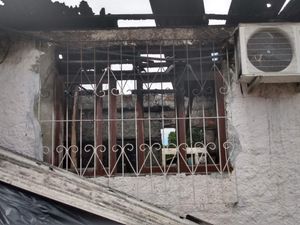 Reconstrução da casa da minha família que pegou fogo - Reconstrução da casa da minha família que pegou fogo 