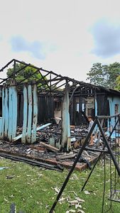 Incêndio destruiu a casa da minha família – precisamos recomeçar do zero