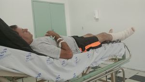 Gil pai de autista taxista vítima de assalto e com tentativa de homicídio , conseguiu fugir e acabou sendo atropelado por uma carreta (o carro n tinha seguro e ele n paga INSS) - Gil pai de autista Severo que sofreu assalto perdeu seu carro e tentativa de homicídio