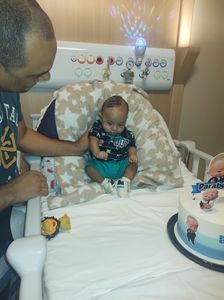 Ajude  o Nicolas a continuar com a sua evolução 