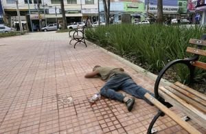 Causas e Comunidade - O Frio e a Fome... Mata !