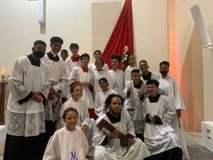 Crenças e Religião - Ajude os coroinhas de Arraial d'Ajuda (distrito de Porto Seguro)