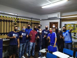 null - Abertura de curso de capacitação profissional para classe baixa