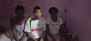 Vaquinha Online - Por favor nos AJUDA 😭 SÃO TRÊS PESSOAS ESPECIAIS CUIDO DESSE DOS MEUS 8 ANOS 