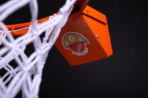 Esportes - Aros de basquete retráteis e sustentação das tabelas de basquete