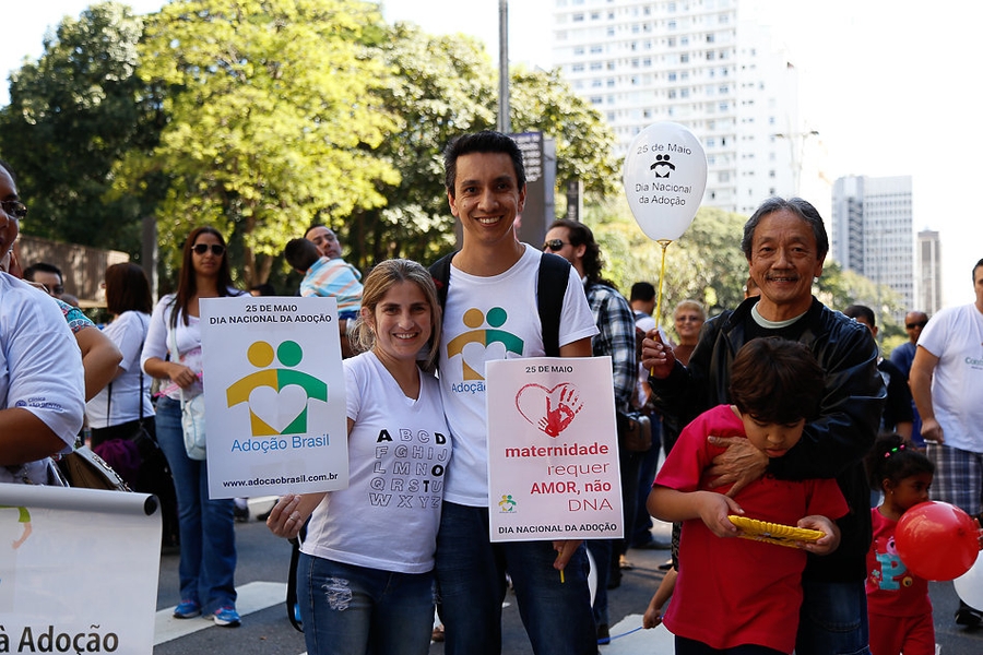 Adoção Brasil: Apoio à famílias em processo de adoção