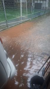 A Água Invadiu a Vivenda da Criança — Precisamos de Você para Recomeçar