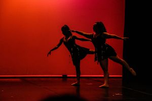 Gi Forcetto - Dançando na Disney! <3