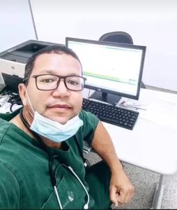 Preciso do seu apoio solidário para me tornar Médico