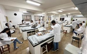 ESTUDOS-Ajuda para Quitar minhas Dívidas, após tentar reverter com Empréstimos