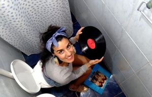 Lançamento do primeiro álbum: "De Formularios" de Victoria La Galle