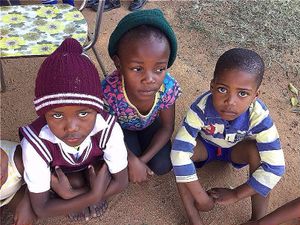 Construir um refúgio para crianças em África