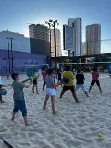 Adote um Beach Tenista: Transforme a vida de jovens através do esporte, apoiando futuros talentos no beach tennis.