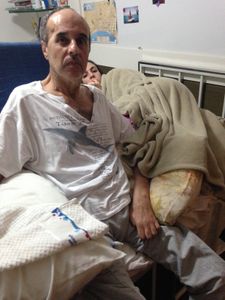 Ajuda a familia que cuida do Mário