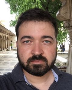 Ajude a Dona Vânia, moradora de rua em Fortaleza-CE.