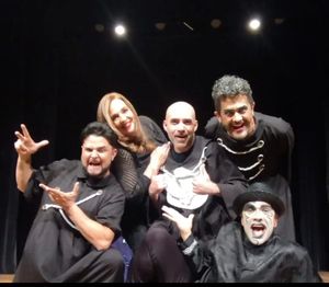 Patrocine uma criança para ir ao teatro 