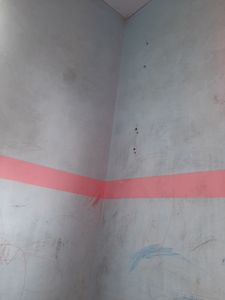 Ajudem a reformar a casa q mofa tudo e o piso cede