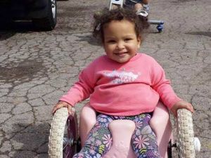 Ajude a conseguir comprar uma cadeira melhor para Isabella 