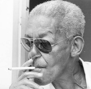 Me ajude a continuar ajudando.