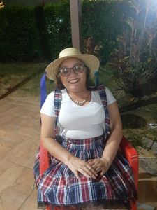 Fazer uma fesra e viagem de aniversário 