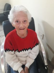 Eu me chamo Katia e minha mãe chama Neusa eu preciso de ajuda com minha mãe pois ela ta com muito problema de saúde e eu estou desempregada e preciso de ajuda 