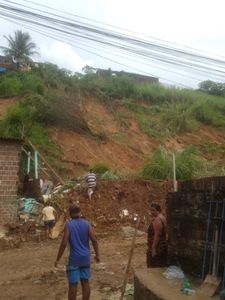 Perdi minha casa no deslizamento de barreiras em recife Perdi tudo documentos preciso de ajuda em nome de jesus 
