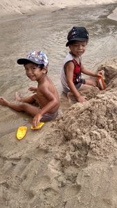 Ajuda para Levy e Pietro