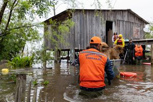 Ajude as Vítimas das Enchentes em Canoas a Reconstruir Seus Lares!