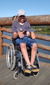 Vaquinha para a compra da nova cadeira de rodas do Kauã 