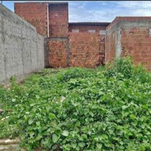 Oi sou Francimeire criei essa vaquinha para ajudar minha irmã a construir a casinha dela ela tem dois filhos e é o sonho dela ter a casinha dela dinheiro que ela recebe não da para construir a casinha dela ficarei muito grata a quem puder ajudar 