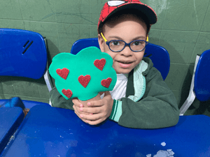 Ajuda o Lucas continuar o tratamento médico para síndrome rara