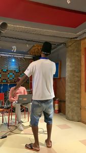 Ajude um artista independente 