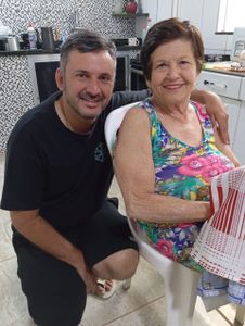 Ajude a Neuza a salvar a perna dela