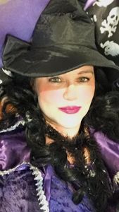 Halloween da Bruxinha Meg Li na Casa Odisseia