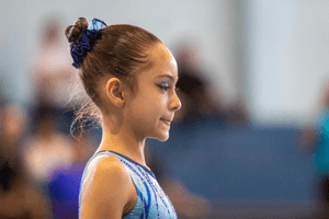 Ajude a ginasta Lavínia Freire a brilhar no Dolphin Classic Gymnastics, EUA