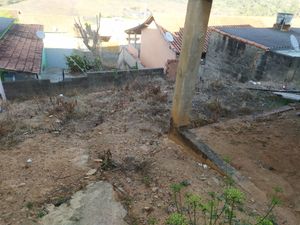 Construção do muro e aterramento do quintal