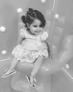 Vaquinha Para a Letícia ser agenciada 