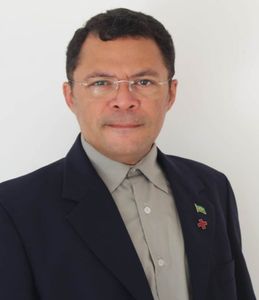 "A esperança na luta incansável na realização de um sonho"...