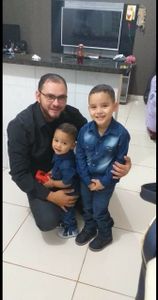 PAI ALVEJADO COVARDEMENTE POR 4 DISPAROS 