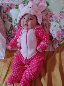 Oi,me chamo Nicole,ajude minha mãe a terminar nossa casa!