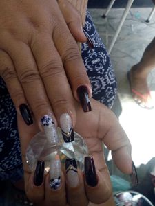 Material de unhas para assim voltar a trabalhar 