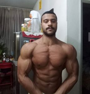 Ajude um fisiculturista natural a competir!