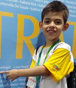 Ajude o Lucas a Ouvir Melhor! Sua ajuda fará a Diferença