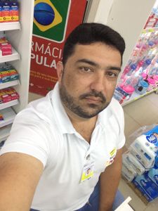 Ajude esse Farmacêutico a fazer medicina....  