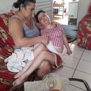 Preciso de 100000 para fazer a cirurgia da minha filha são 3 cirurgia na perna para ela andar  espero que consigo  ver minha filha andando ela tem paralisia selebral desde 7 mes