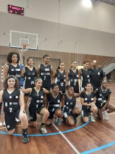 Apoio para viagem de time de basquete feminino sub-15