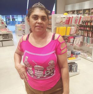 AJUDEM A MINHA MÃE PORFAVOR!