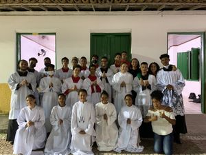 Ajude os coroinhas de Arraial d'Ajuda (distrito de Porto Seguro)