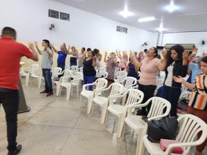 Ajude a construir a igreja.